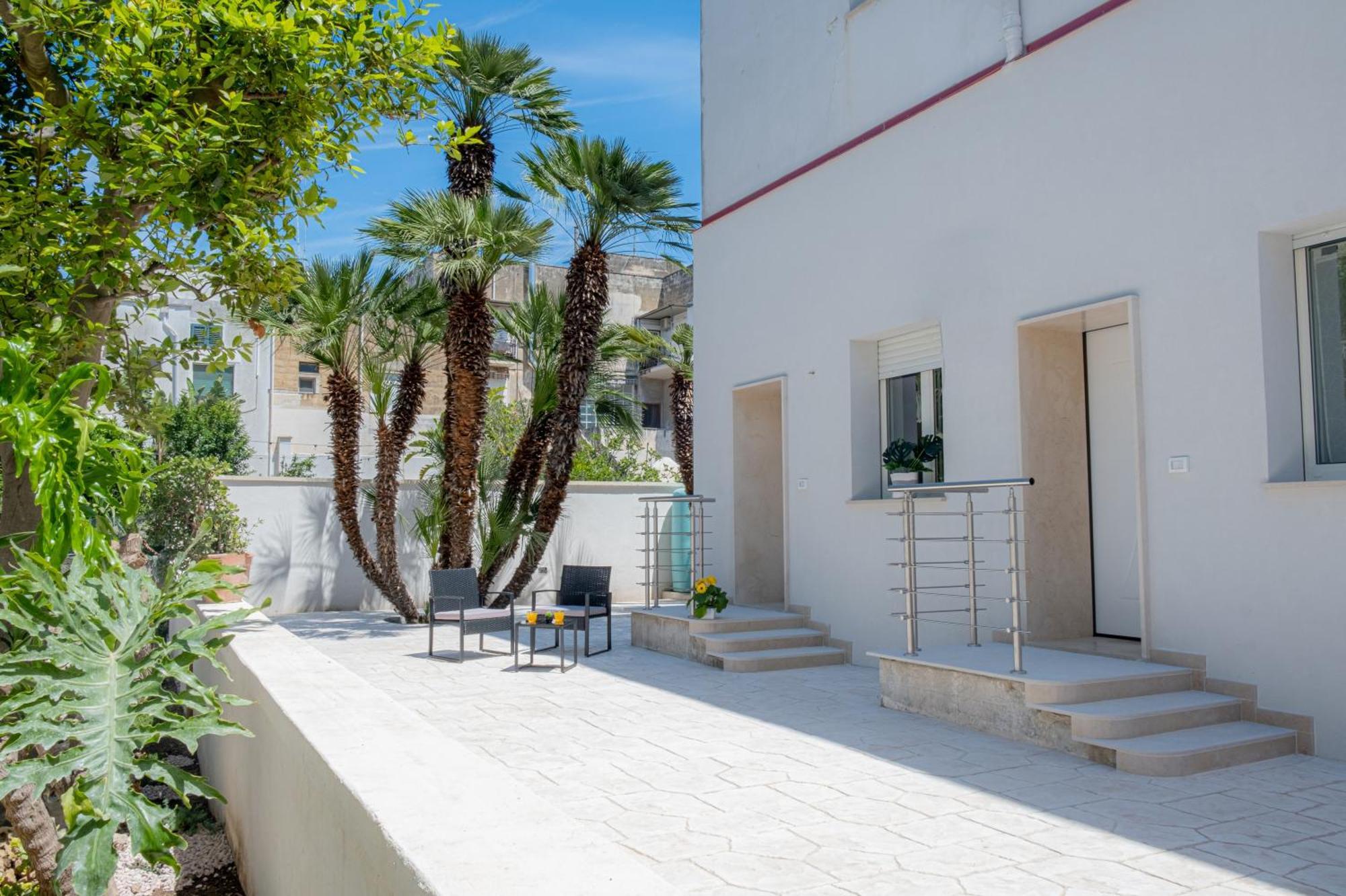 Elegante Bilocale Con Giardino Appartement Lecce Buitenkant foto